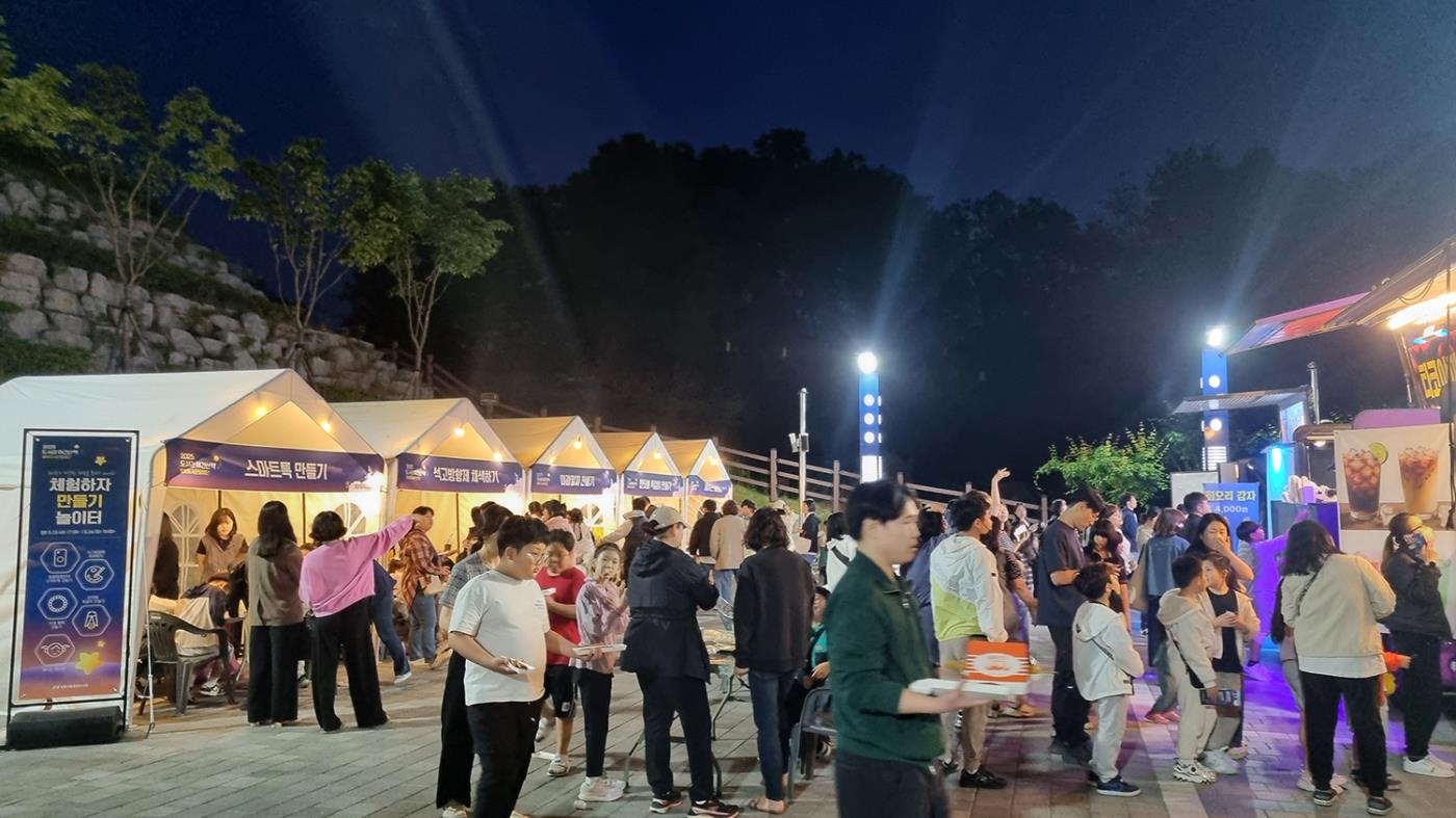 0527 안동시립중앙도서관, ‘2025 도서관 야간산책' 성황리에 마무리 (1).jpg