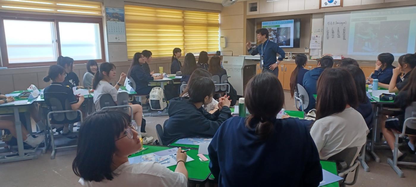 미래를 여는 창직진로캠프 성황리에 마무리 (1).jpg