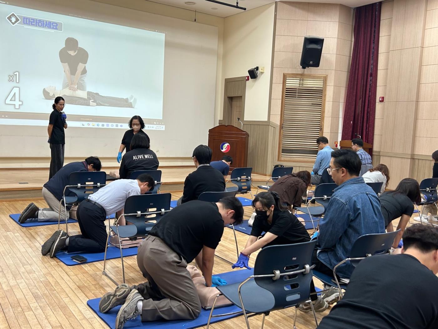 심폐소생술사진1.jpg